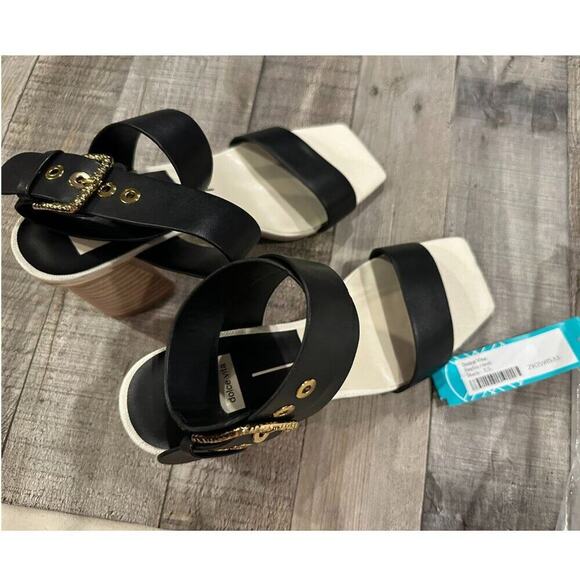 Dolce Vita | Black Paytin Square Toe Crossover Strap Heeled Sandal | Size 7 - Picture 4 of 13